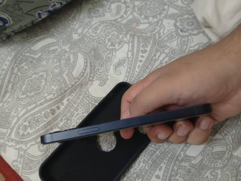 Apple iPhone 12 1