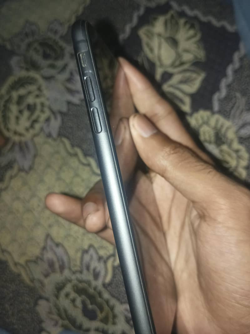 Apple iPhone 11 2