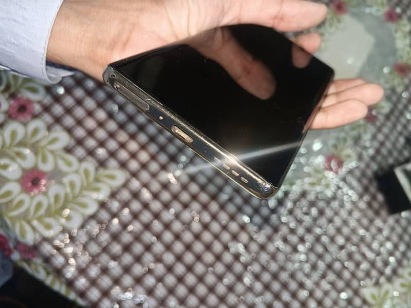 Infinix Note 40 Pro 4