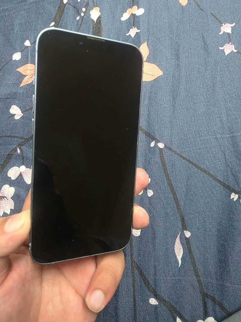 Apple iPhone 14 4