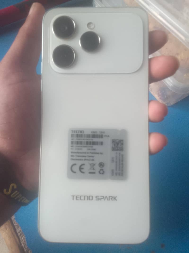 Tecno SPARK 40 0