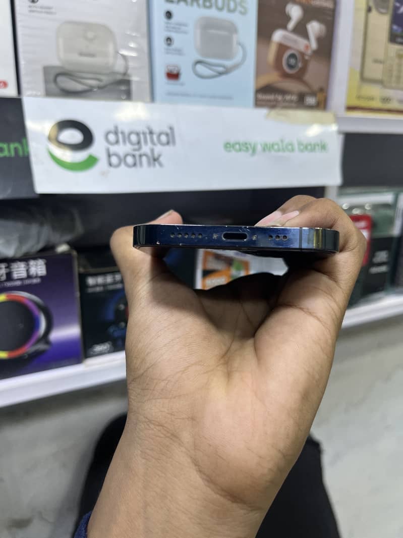 Apple iPhone 12 Pro 0