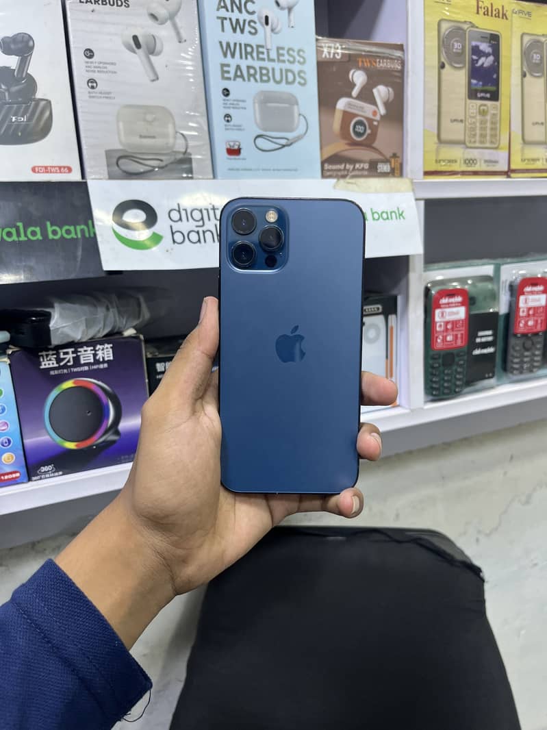Apple iPhone 12 Pro 4
