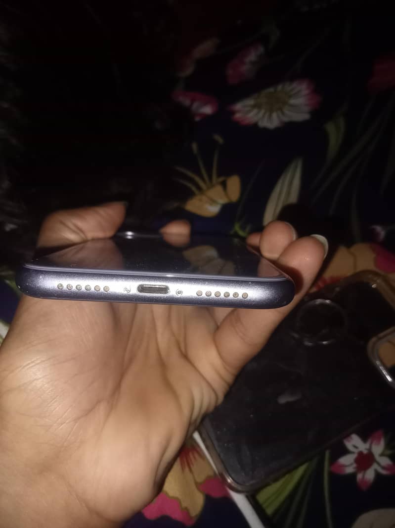 Apple iPhone 11 5