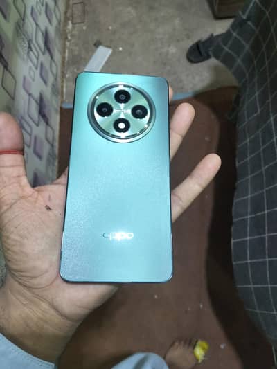 OPPO Reno12 F