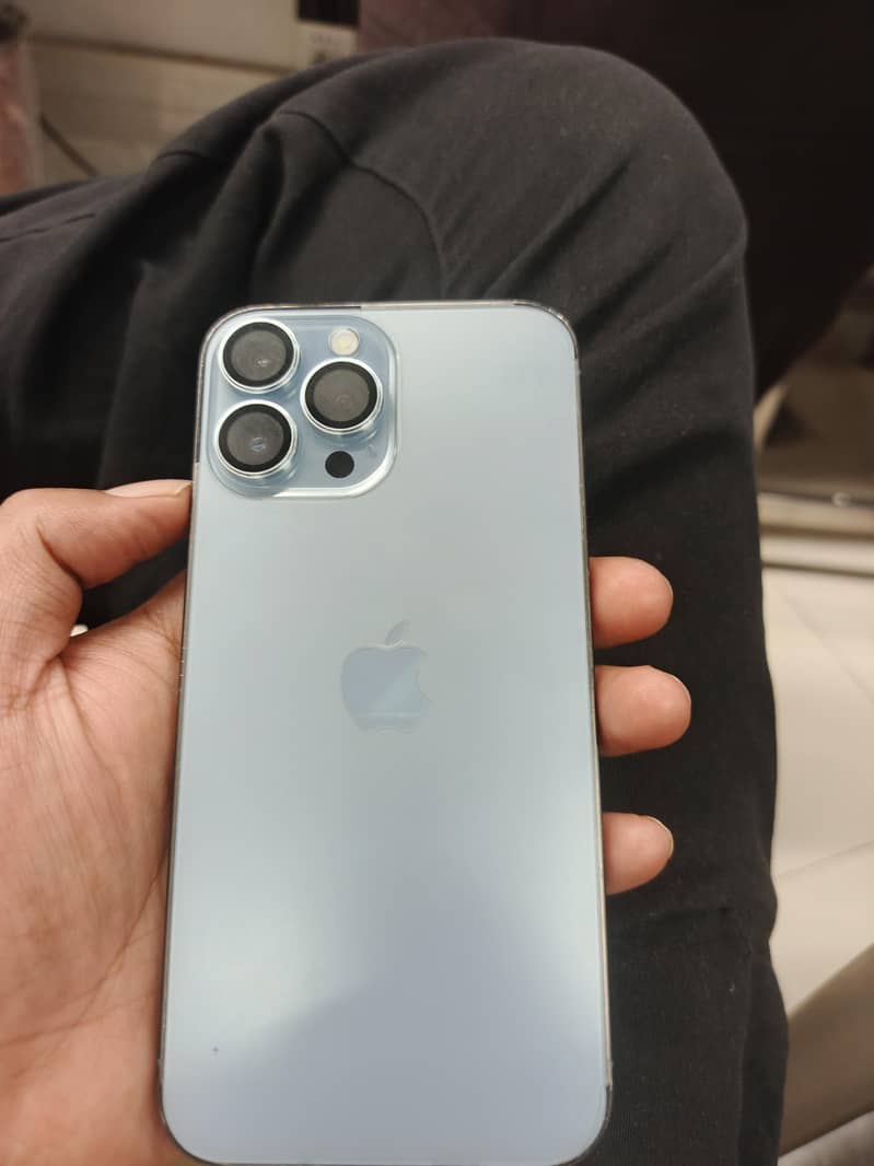 Apple iPhone 13 Pro Max 3