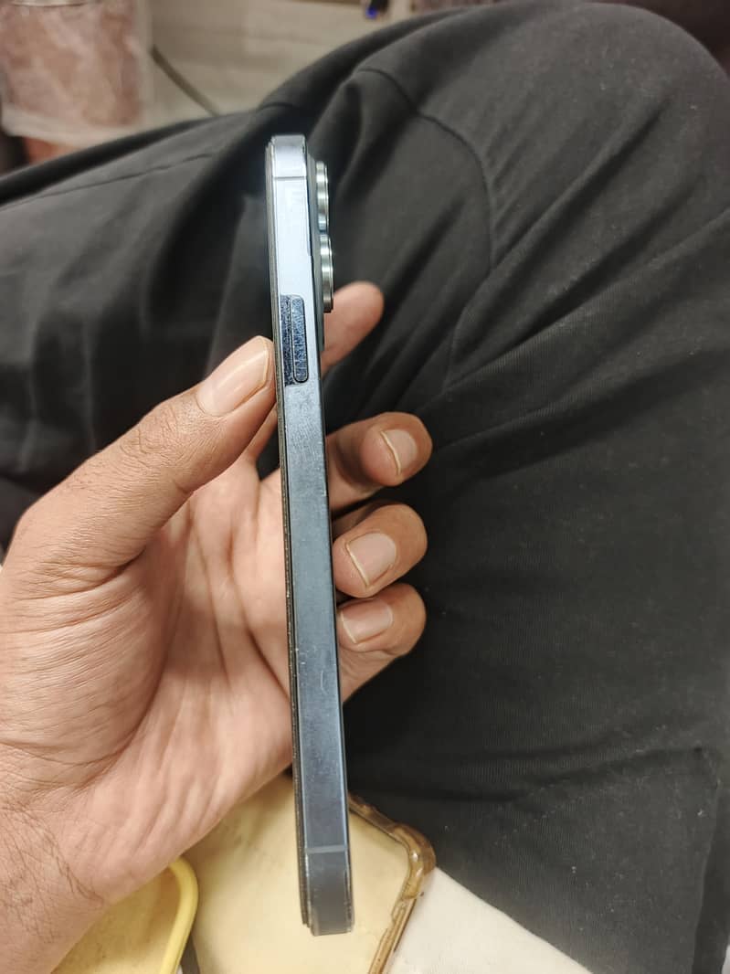 Apple iPhone 13 Pro Max 6