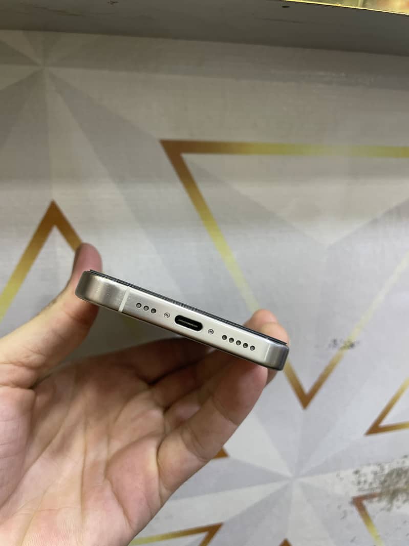 Apple iPhone 15 Pro 7