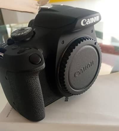 Canon 2000D Camera Just Open BOX and Slighty USED
