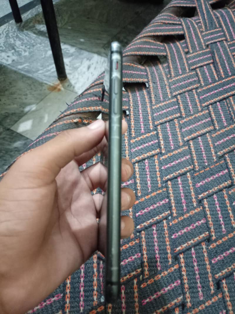 Apple iPhone 8 Plus 1