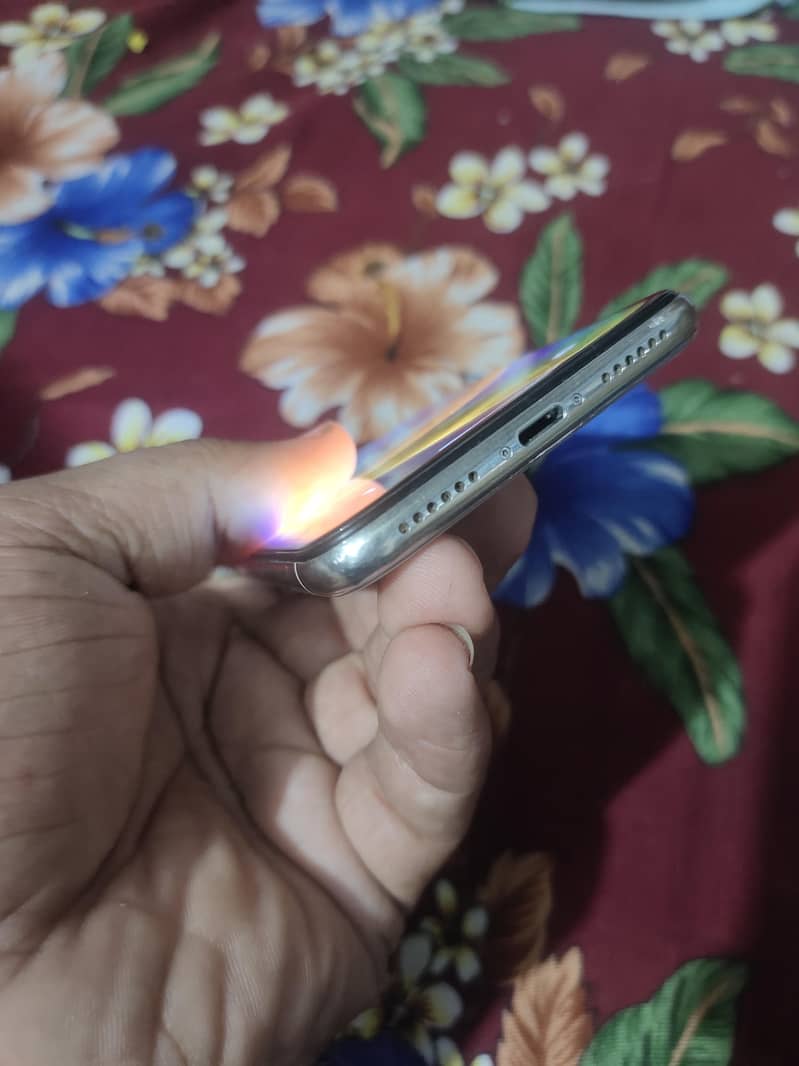 Apple iPhone X 5