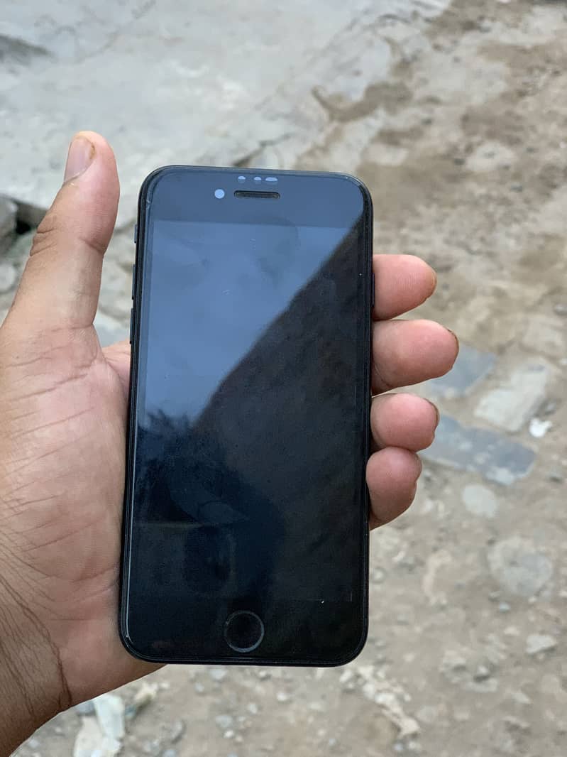 Apple iPhone SE 3rd generation 4