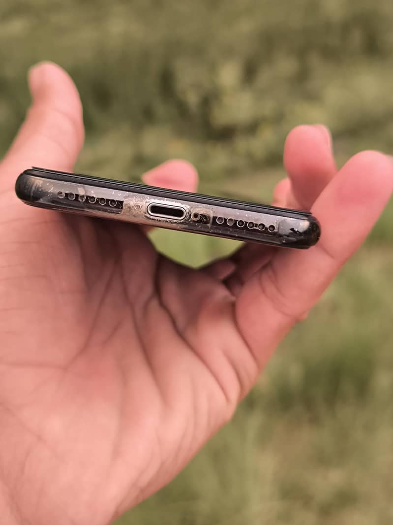 Apple iPhone X 0