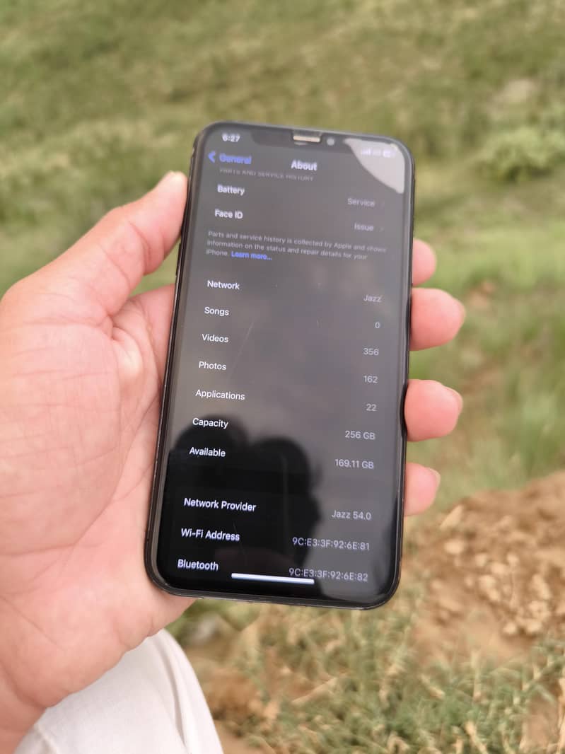 Apple iPhone X 3