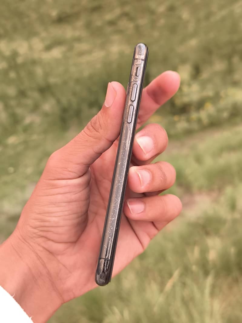 Apple iPhone X 6