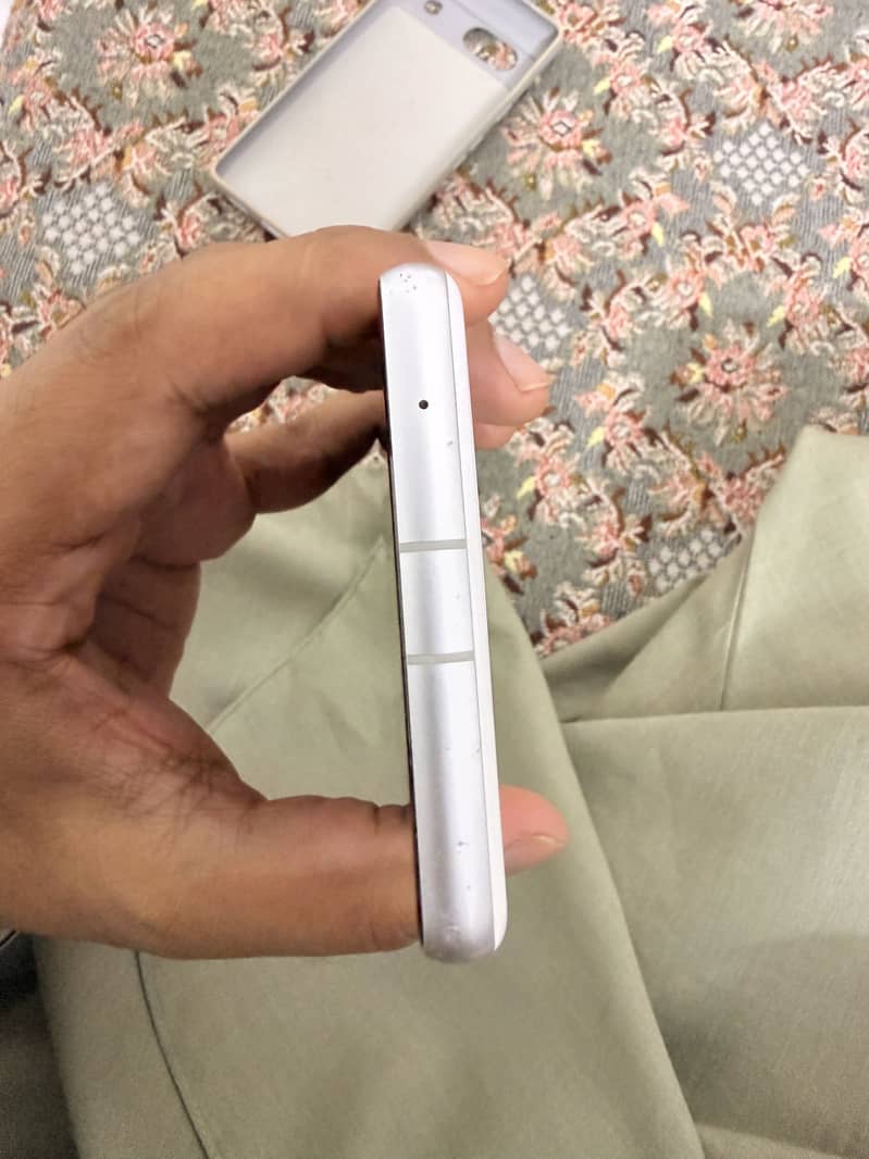 Google Pixel 7a 6