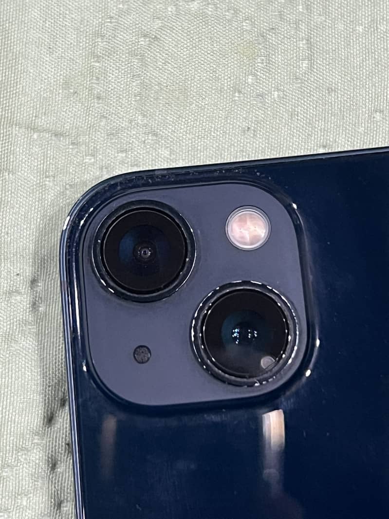 Apple iPhone 13 2