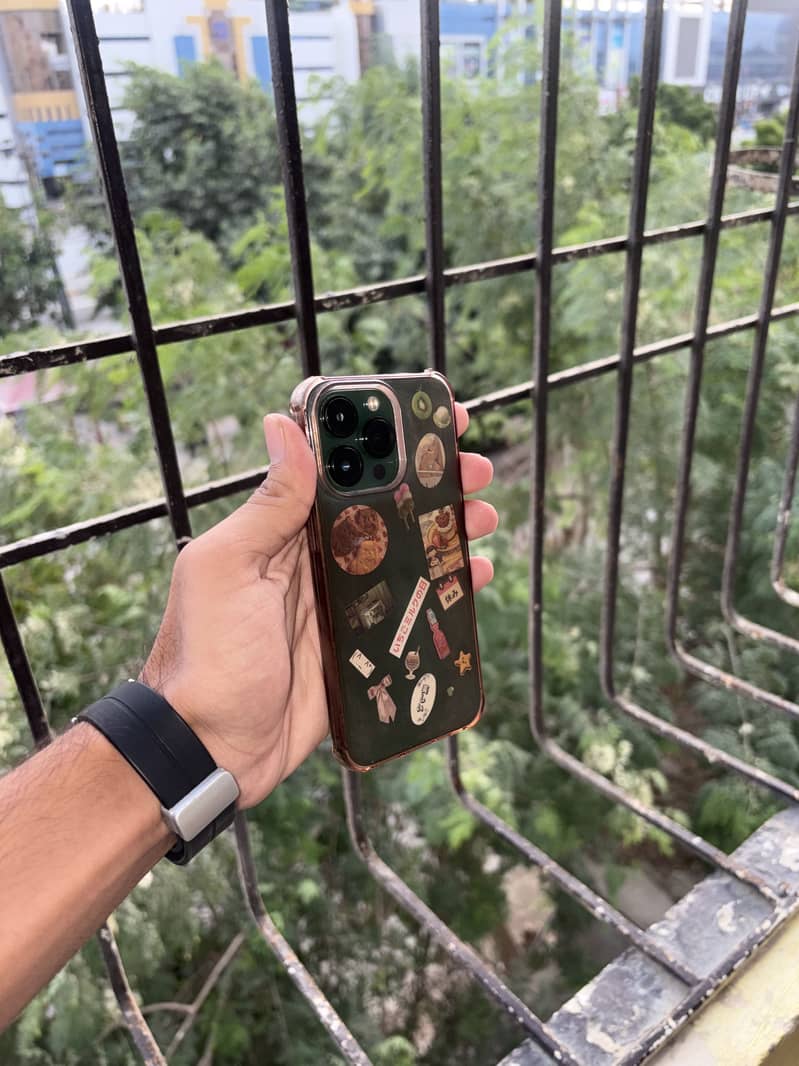 Apple iPhone 13 Pro 4