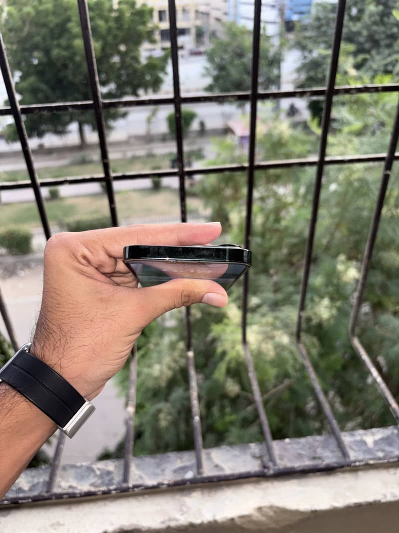 Apple iPhone 13 Pro 12
