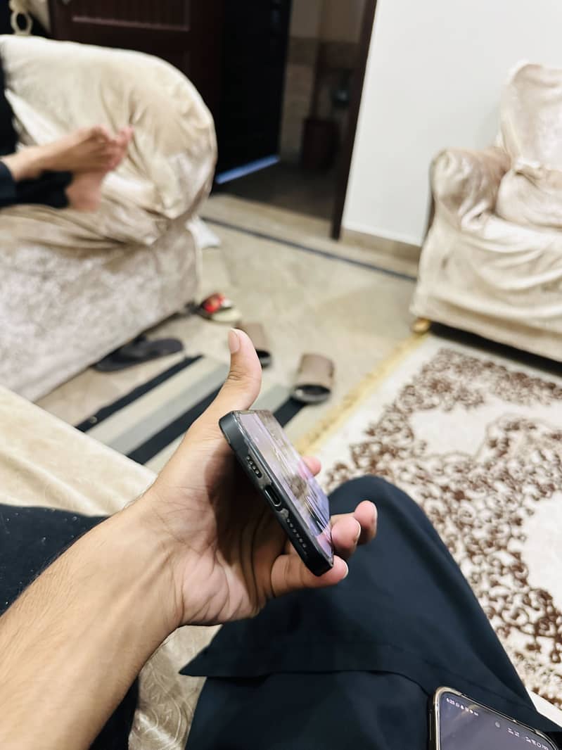 Apple iPhone 15 Pro Max 5