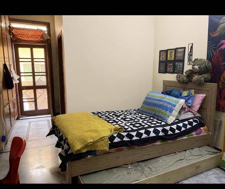 Double bed 0