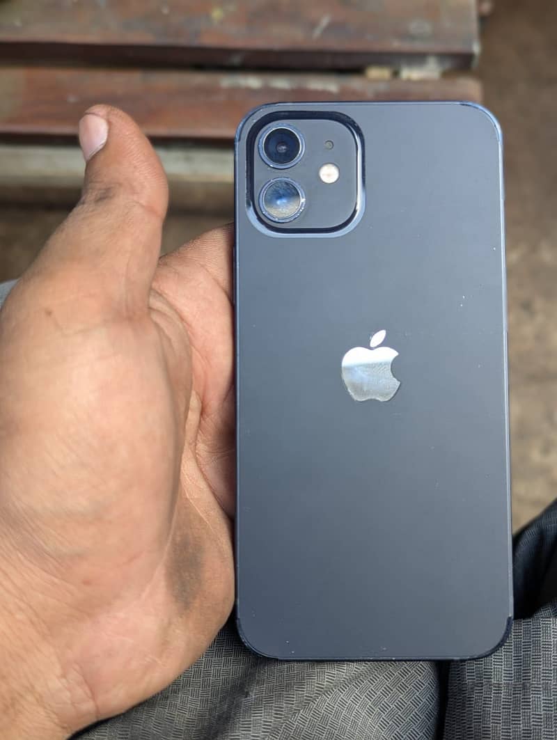 iPhone 12 0