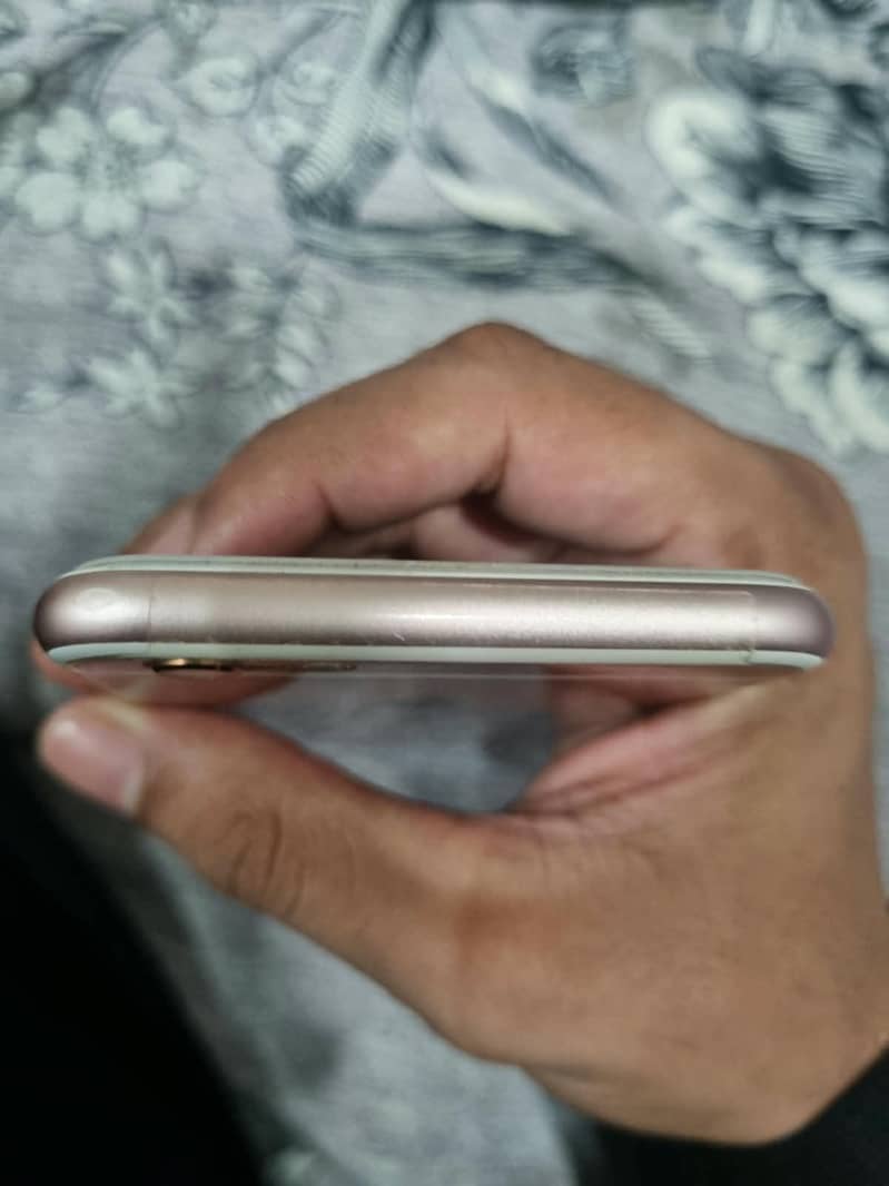 Apple iPhone 6S 5
