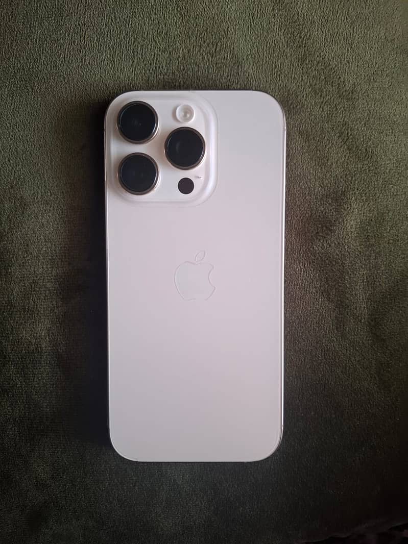 Apple iPhone 16 Pro 0