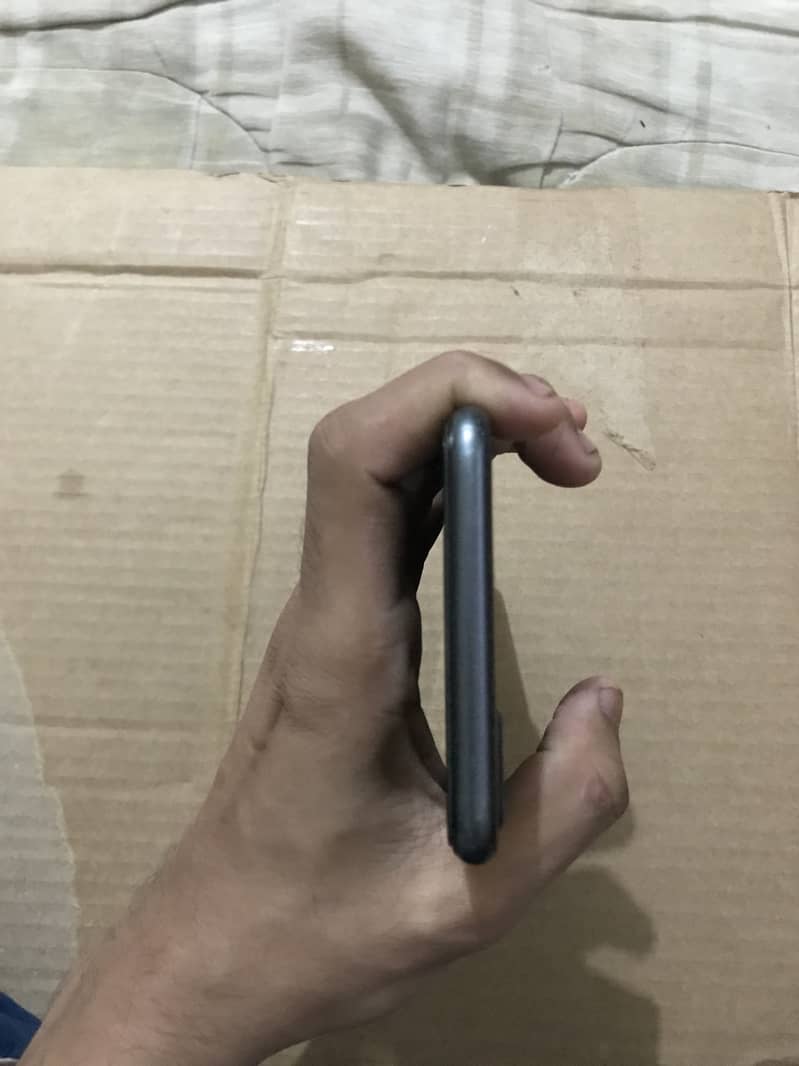 Apple iPhone 8 Plus 3