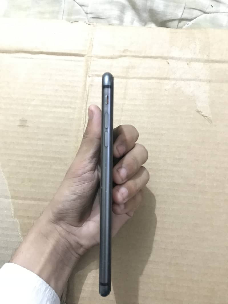 Apple iPhone 8 Plus 4