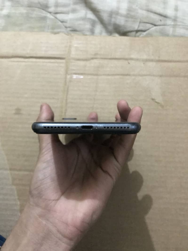 Apple iPhone 8 Plus 5