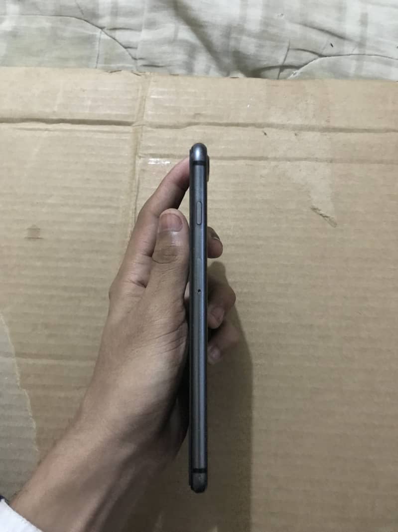 Apple iPhone 8 Plus 6