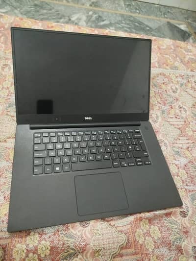DELL XPS 9560