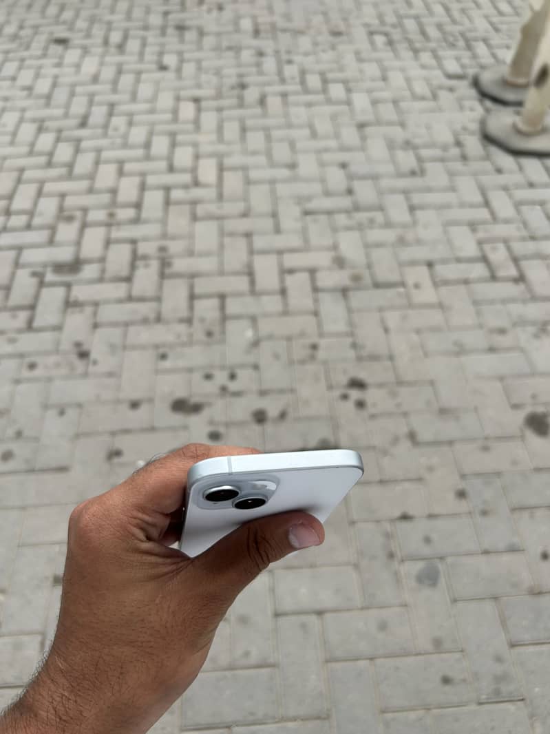 Apple iPhone 15 2