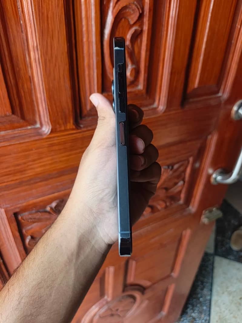Apple iPhone 13 Pro Max 7