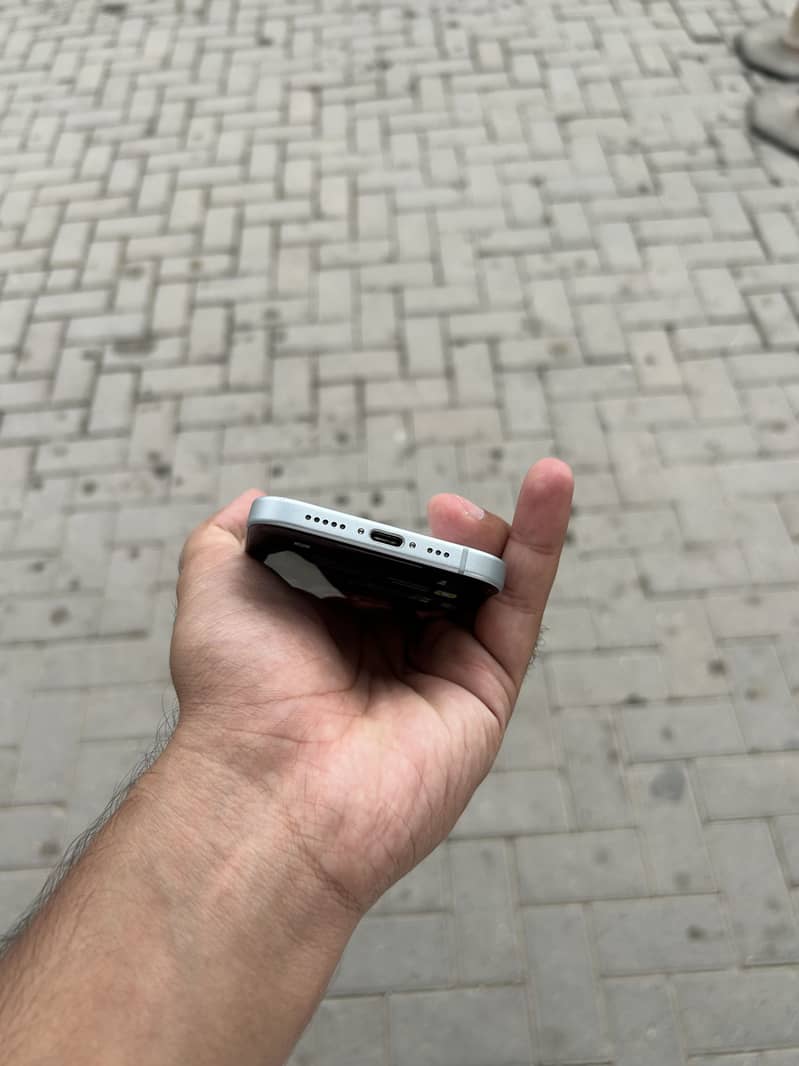 Apple iPhone 15 5