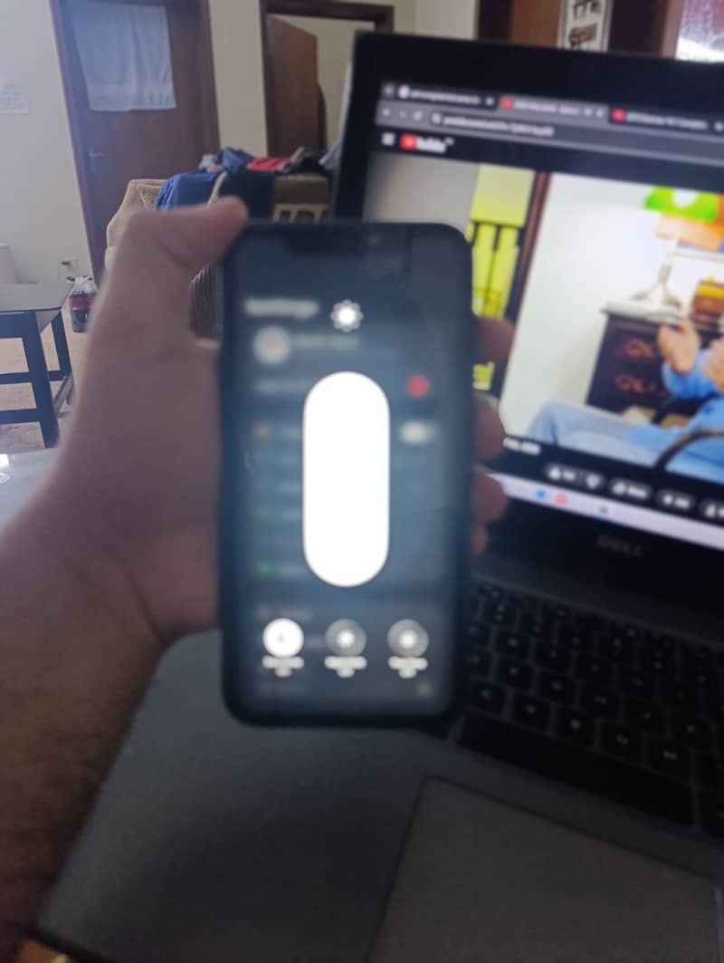 Apple iPhone 11 7