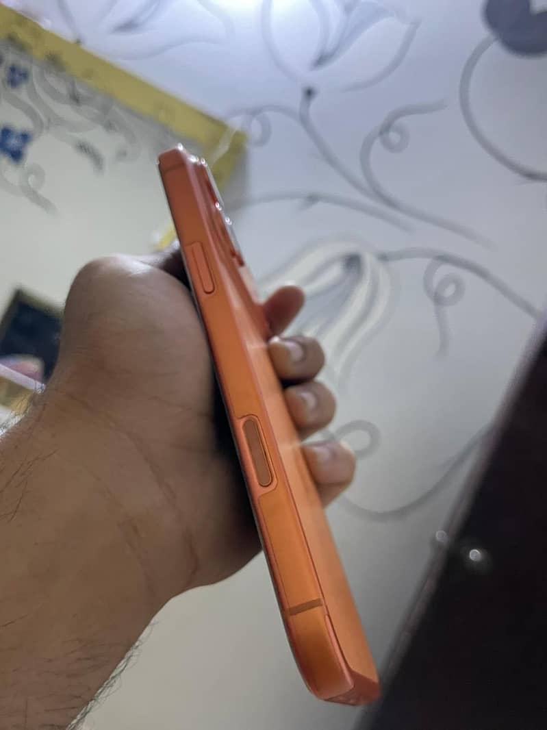Apple iPhone 17 Pro Max 4