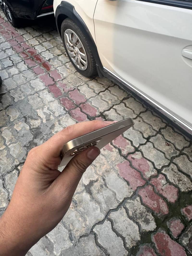 Apple iPhone 12 Pro Max 4