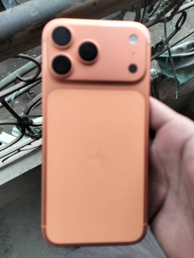 Apple iPhone 17 Pro Max 1