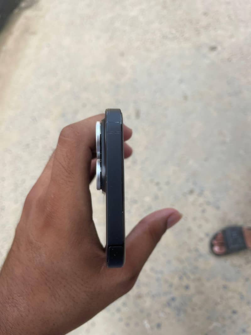Apple iPhone 14 Pro Max 2