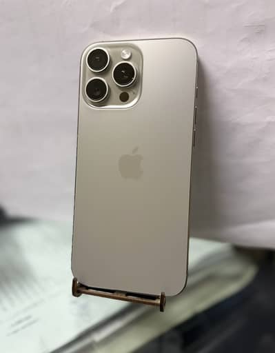 Apple iPhone 16 Pro Max