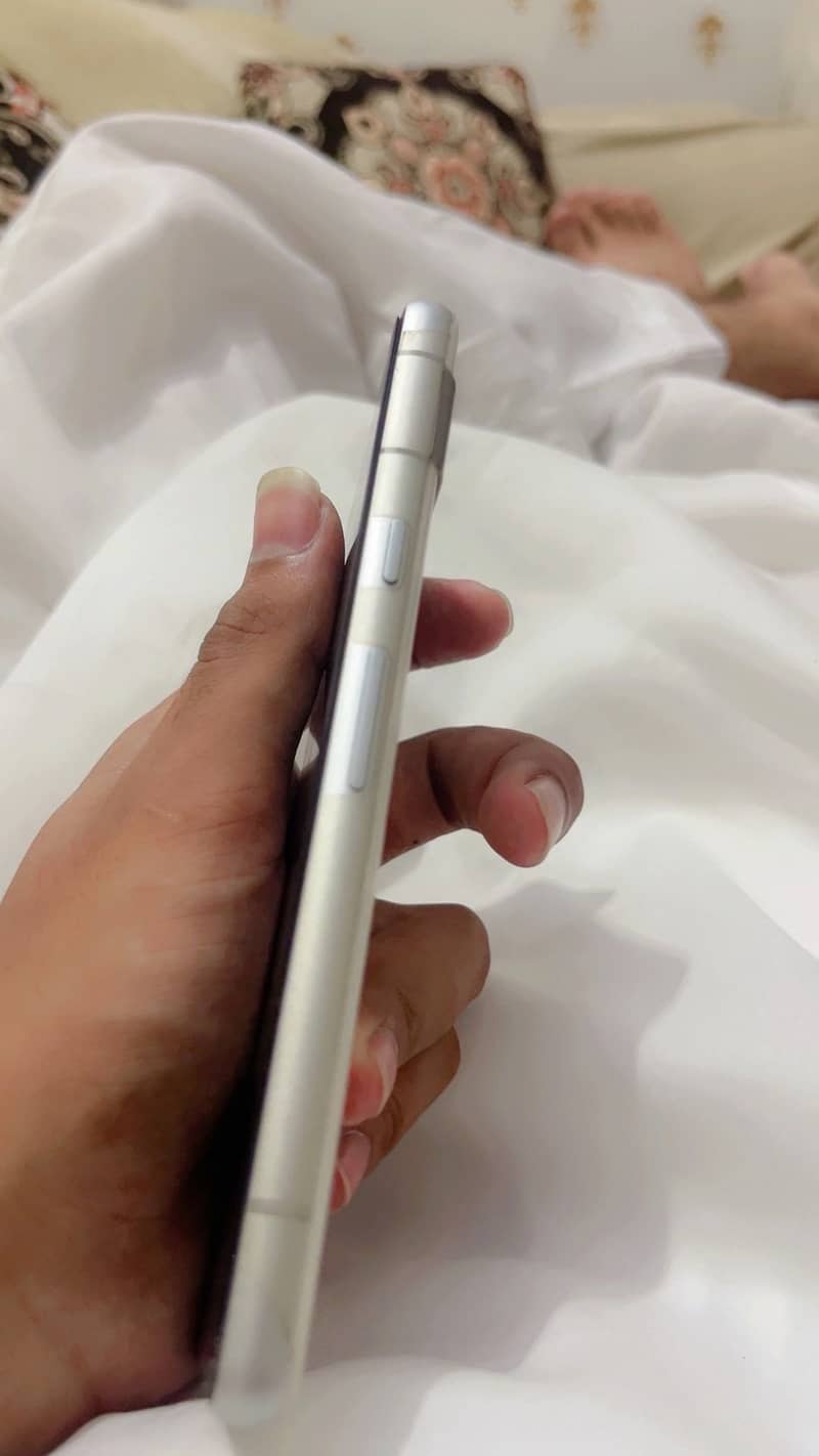 Google Pixel 7a 4