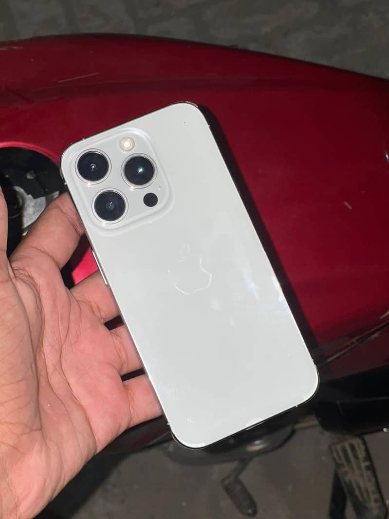 Apple iPhone 15 Pro 0
