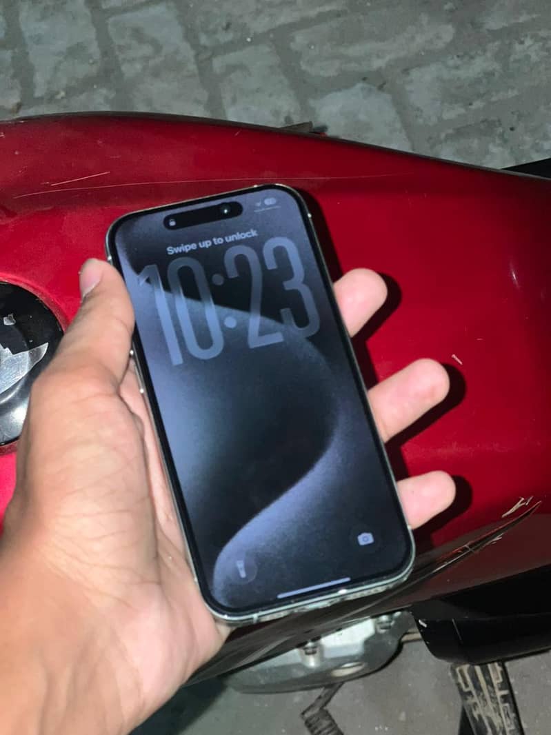 Apple iPhone 15 Pro 2