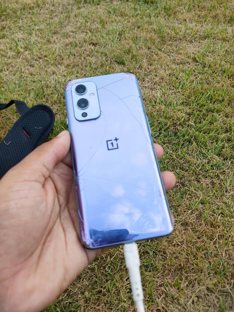 One Plus 9 8+8/128 4
