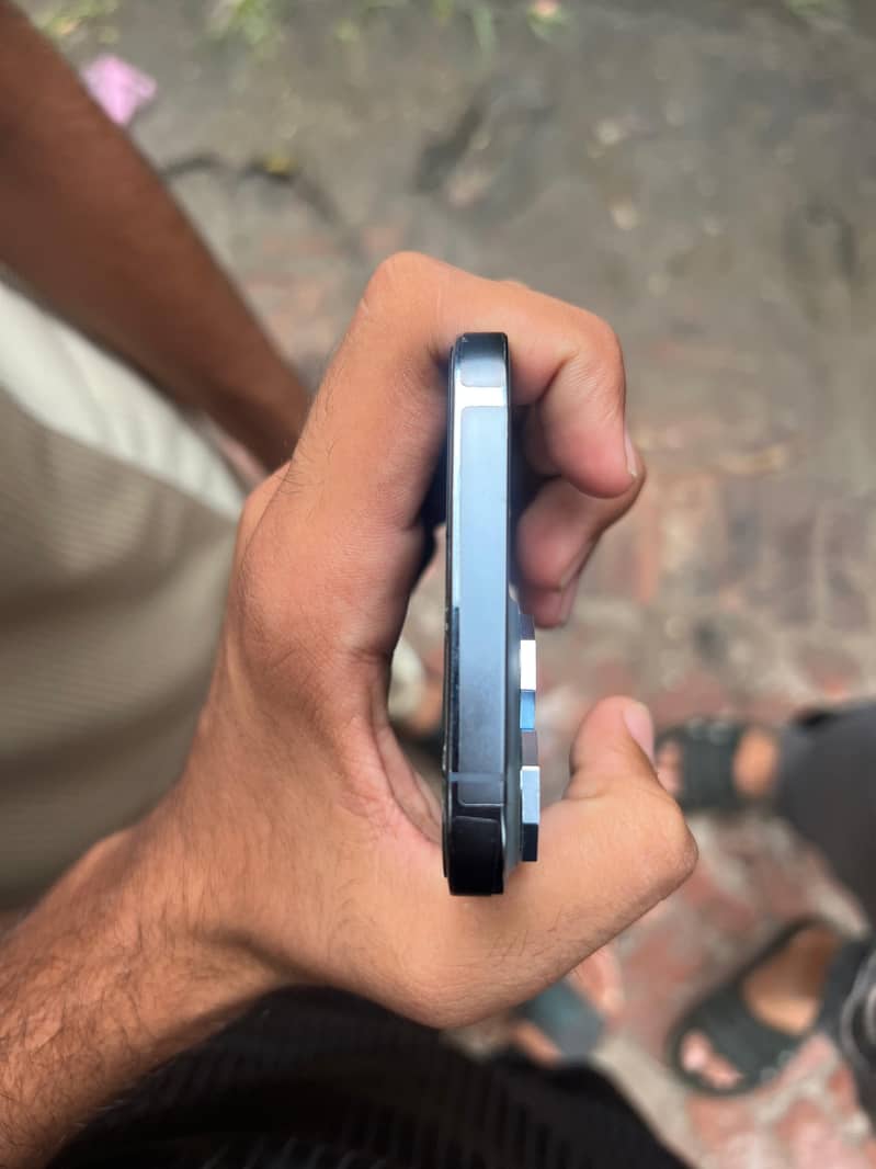 Apple iPhone 13 Pro Max 6