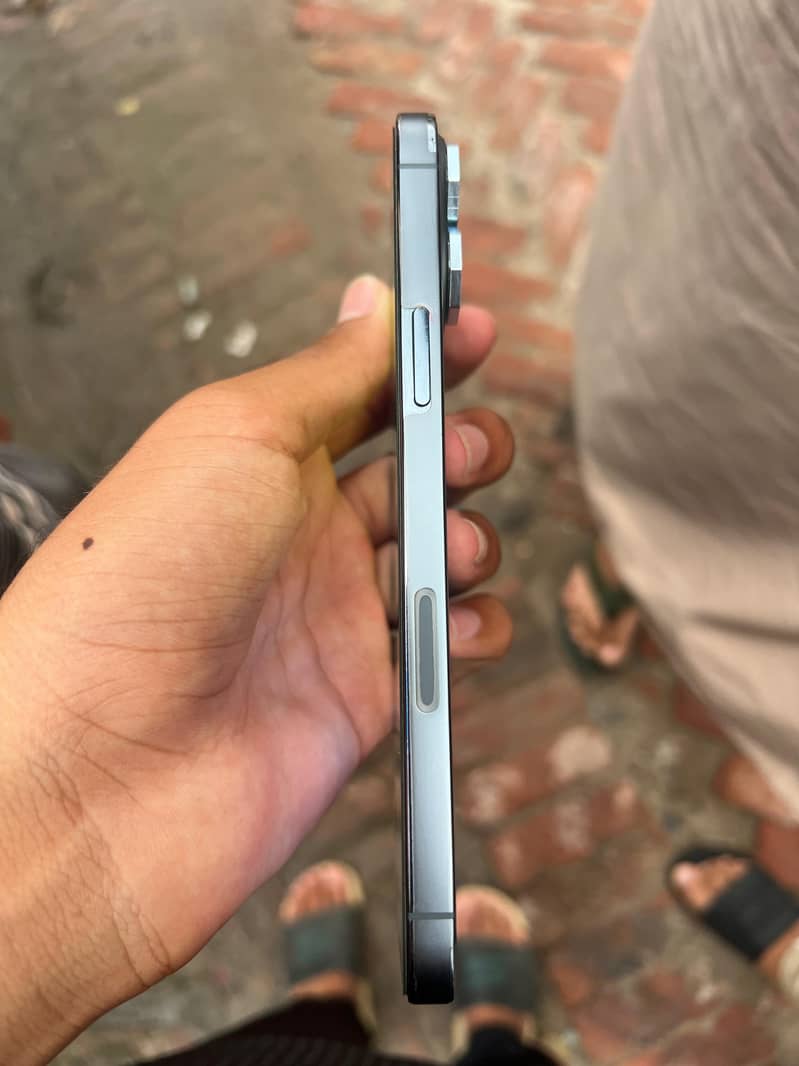 Apple iPhone 13 Pro Max 8