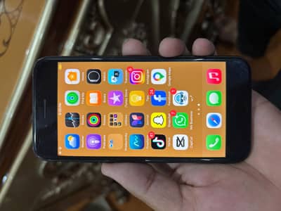 Apple iPhone SE condition 10 by 8 water pack all ok 64gb jv
