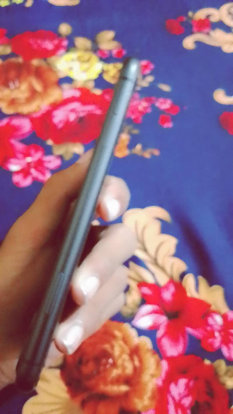 IPHONE 11 10/10  condition 6